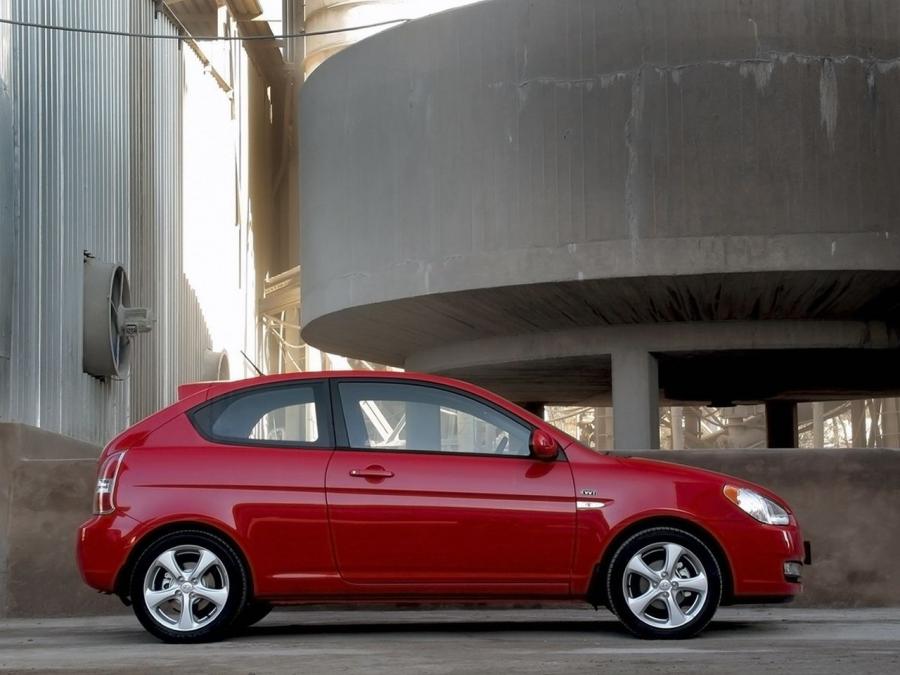  Hyundai Accent 3-Door 2007 года  (ZA) (фото 2 из 20)